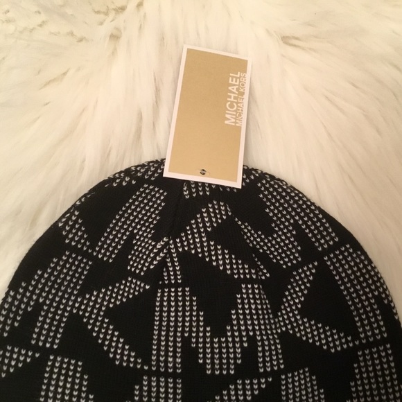 MICHAEL Michael Kors Signature Winter Hat NWT - Picture 4 of 8